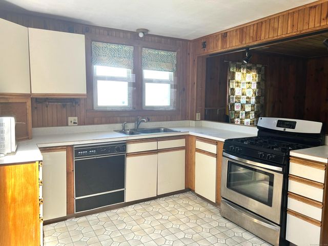 20 Argonne Terrace, Seymour, CT 06483