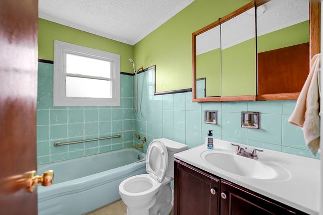 16623 Spaulding Avenue, Markham, IL 60428