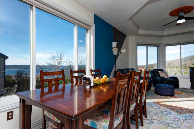 175 Split Rock Drive, Hollister, MO 65672