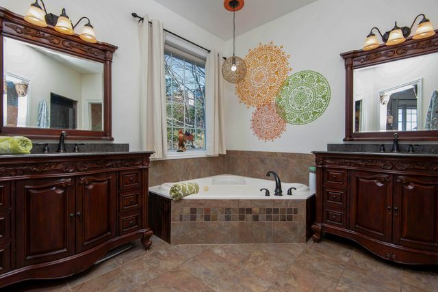 175 Split Rock Drive, Hollister, MO 65672