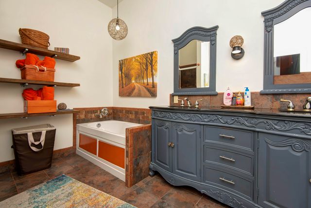 175 Split Rock Drive, Hollister, MO 65672