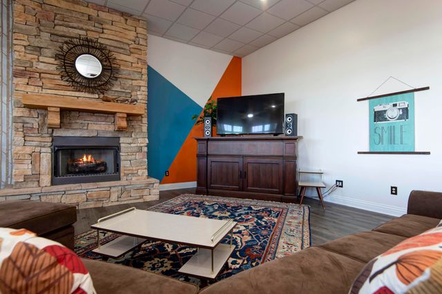 175 Split Rock Drive, Hollister, MO 65672