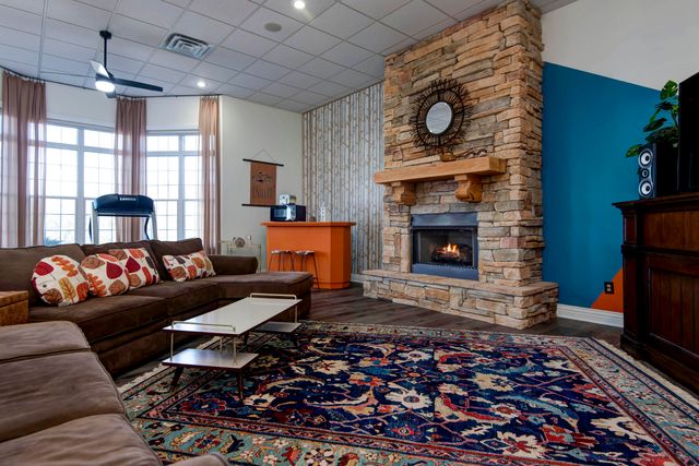 175 Split Rock Drive, Hollister, MO 65672