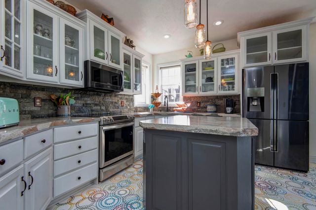 175 Split Rock Drive, Hollister, MO 65672