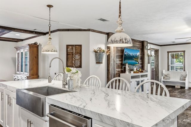 151 Hilltop Lane, Emory, TX 75440