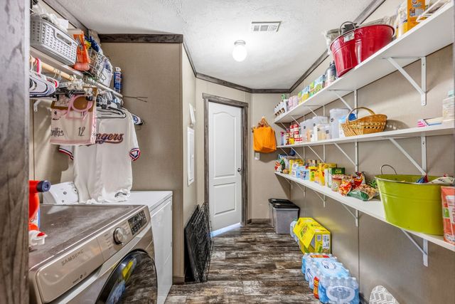 151 Hilltop Lane, Emory, TX 75440