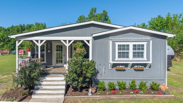 151 Hilltop Lane, Emory, TX 75440