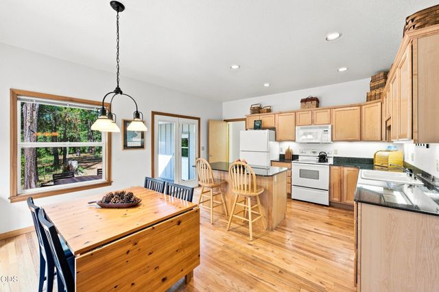 53481 Brookie Way, La Pine, OR 97739