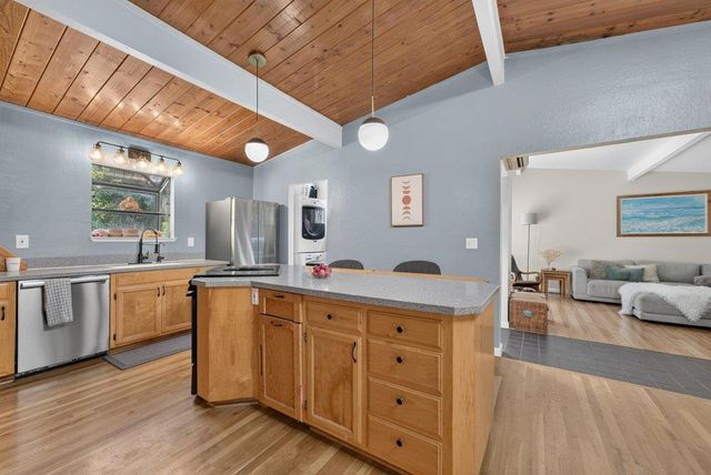 8484 E Zayante Road, Felton, CA 95018