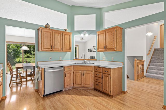 417 75th Avenue N, Brooklyn Park, MN 55444