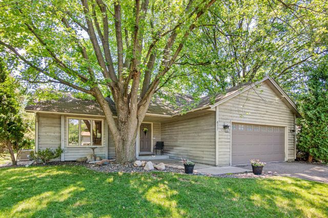 417 75th Avenue N, Brooklyn Park, MN 55444