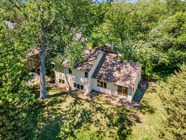 417 75th Avenue N, Brooklyn Park, MN 55444