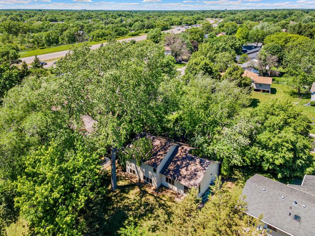 417 75th Avenue N, Brooklyn Park, MN 55444