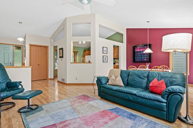 417 75th Avenue N, Brooklyn Park, MN 55444