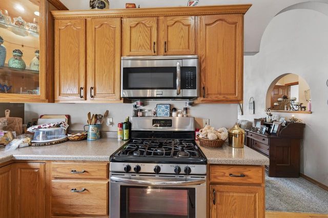 1818 E SYLVAN AVENUE, Appleton, WI 54915