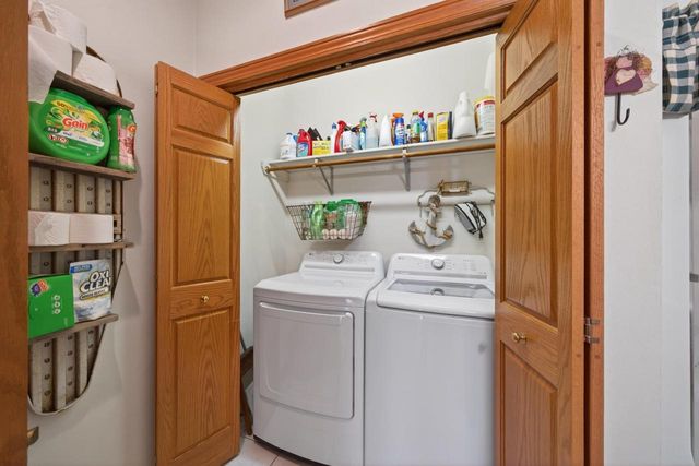 1818 E SYLVAN AVENUE, Appleton, WI 54915