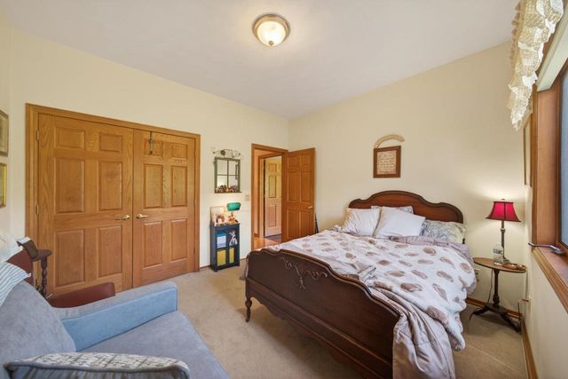 1818 E SYLVAN AVENUE, Appleton, WI 54915