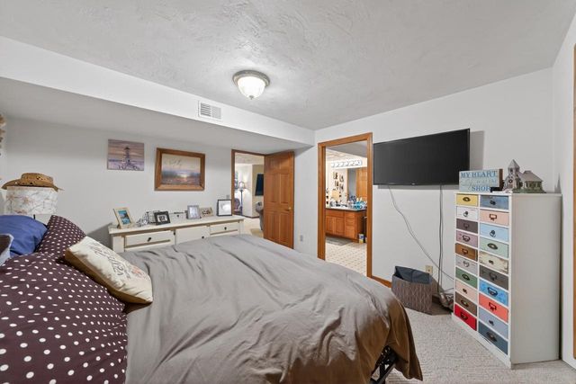 1818 E SYLVAN AVENUE, Appleton, WI 54915
