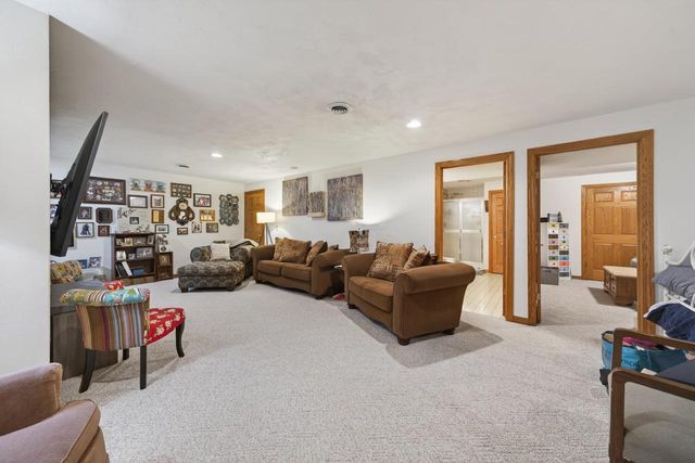 1818 E SYLVAN AVENUE, Appleton, WI 54915