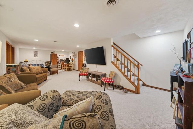 1818 E SYLVAN AVENUE, Appleton, WI 54915