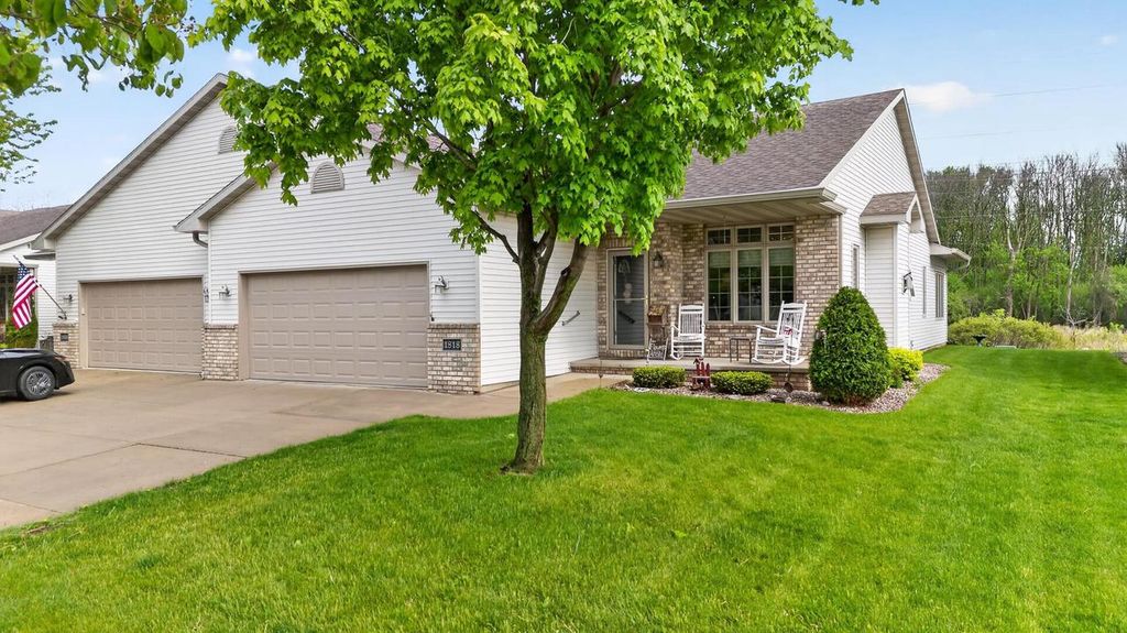 1818 E SYLVAN AVENUE, Appleton, WI 54915