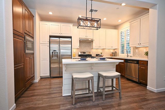 1059 Catalina Dr, Livermore, CA 94550