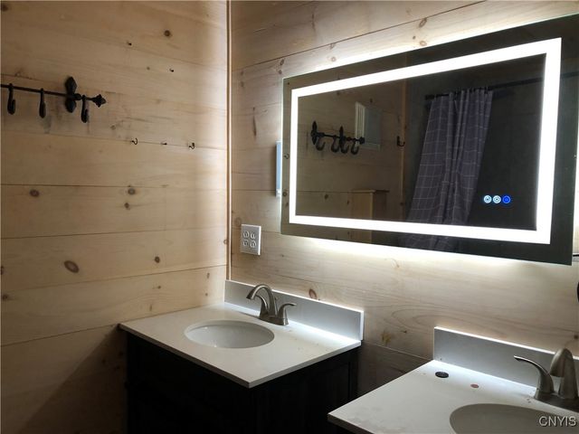 12817 Whitney Road, Henderson, NY 13650