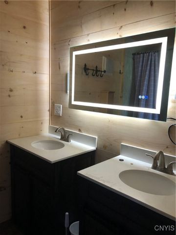 12817 Whitney Road, Henderson, NY 13650