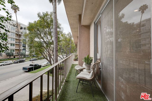 100 S Doheny Drive 223, Los Angeles, CA 90048