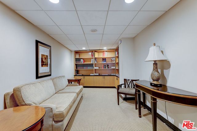 100 S Doheny Drive 223, Los Angeles, CA 90048