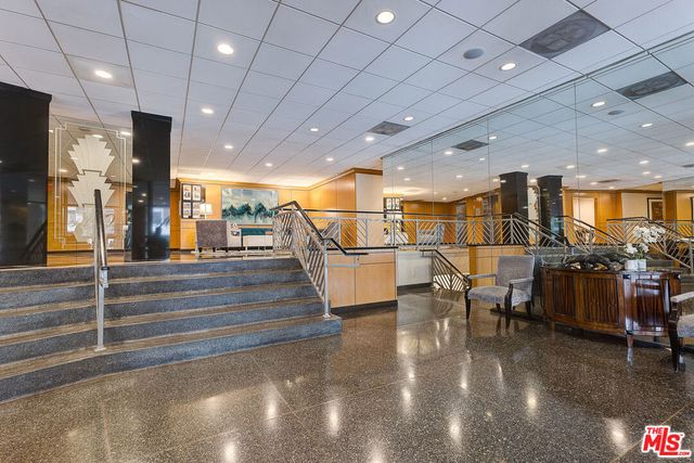 100 S Doheny Drive 223, Los Angeles, CA 90048