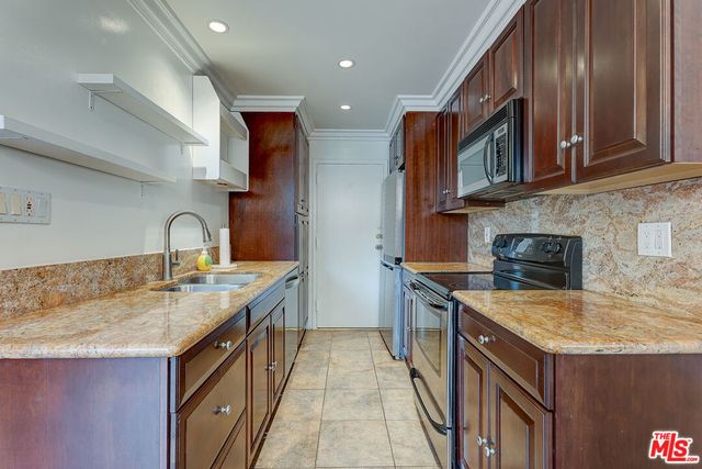 100 S Doheny Drive 223, Los Angeles, CA 90048