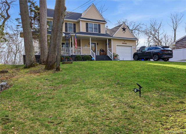 38 Elizabeth Drive, Wading River, NY 11792