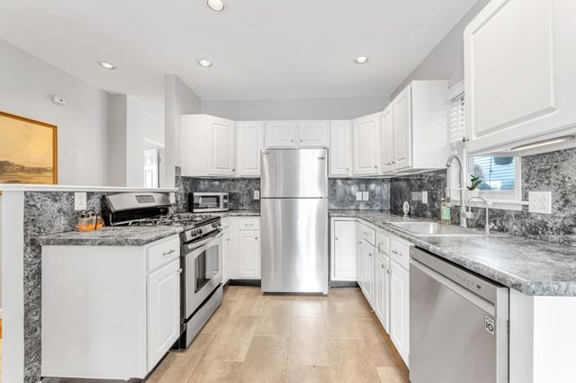 4 Northey Street 2, Salem, MA 01970