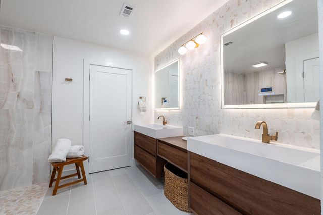 1125 E Sunny Dunes Road, Palm Springs, CA 92264