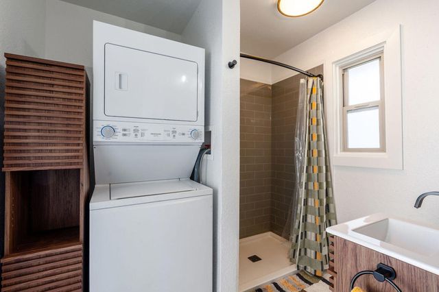 1125 E Sunny Dunes Road, Palm Springs, CA 92264