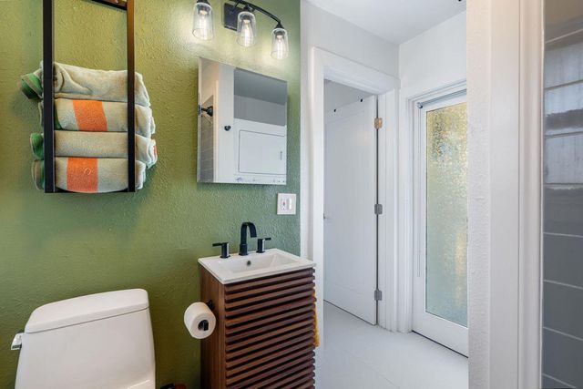 1125 E Sunny Dunes Road, Palm Springs, CA 92264