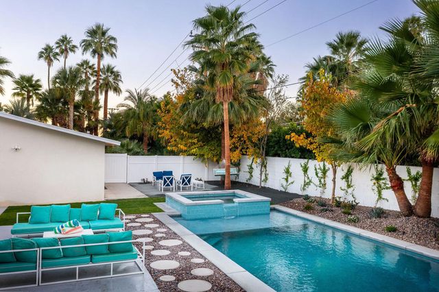 1125 E Sunny Dunes Road, Palm Springs, CA 92264