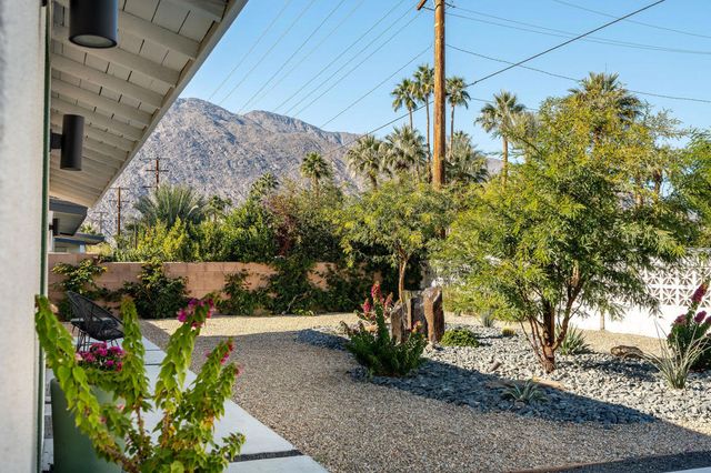 1125 E Sunny Dunes Road, Palm Springs, CA 92264
