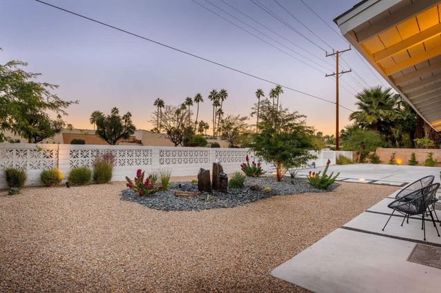 1125 E Sunny Dunes Road, Palm Springs, CA 92264