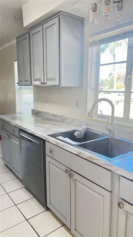 2847 PARK STREET N, St Petersburg, FL 33710