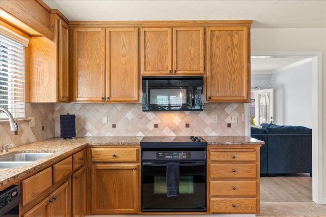 374 April Way, Manteca, CA 95336