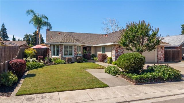 374 April Way, Manteca, CA 95336
