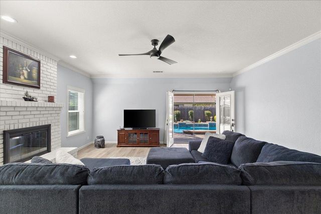 374 April Way, Manteca, CA 95336