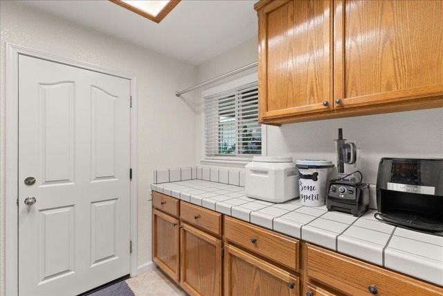 374 April Way, Manteca, CA 95336