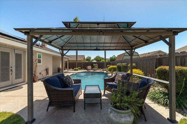 374 April Way, Manteca, CA 95336