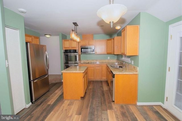 6906 STORCH CIR, Lanham, MD 20706