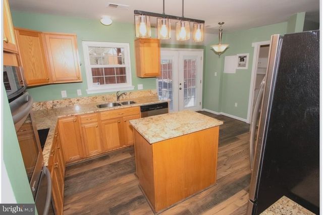 6906 STORCH CIR, Lanham, MD 20706