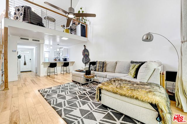 7050 Shoup Avenue 181, Canoga Park, CA 91303