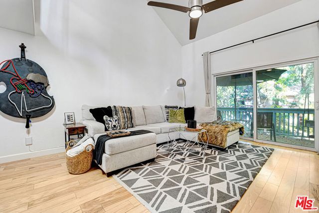 7050 Shoup Avenue 181, Canoga Park, CA 91303